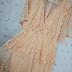 Bella Ella Boutique Peach Lace Floral Dress Womens Large Knee Length Feminine